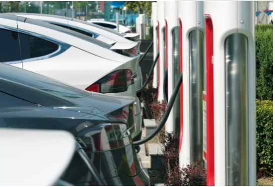 <b>香蕉视频APP黄色片电机持续打造优质散热系统 助力新能源充电桩行业</b>